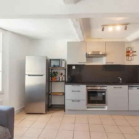 Place De L'equerre Apartment